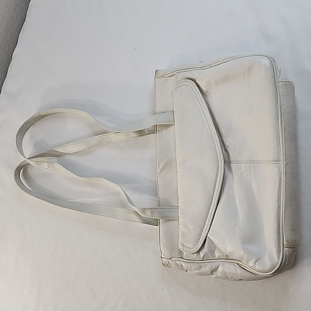 Vintage Faux Leather White Doyble Handle Zip Closure Handbag Purse